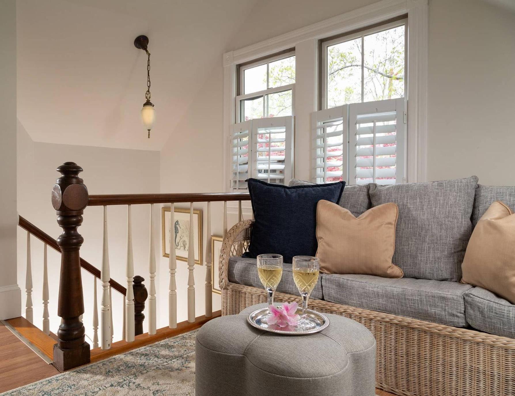 White Doe Inn Bed & Breakfast แมนทีโอ ภายนอก รูปภาพ